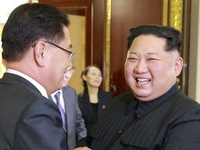 Kim Jong Un vồ vập Hàn Quốc để phá vòng vây của Mỹ?