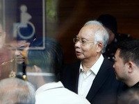 Malaysia thu giữ thêm hàng chục triệu đô tiền mặt của gia đình cựu thủ tướng