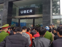 Sau Sài Gòn, tài xế Grab và Uber tại Hà Nội phản đối mức chiết khấu