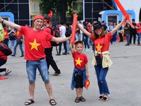 Người hâm mộ đội U-23 Việt Nam chờ trận bán kết lịch sử