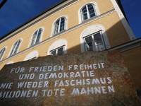 Áo sẽ phá hủy ngôi nhà nơi Hitler chào đời