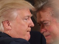 Trưởng chiến lược gia Nhà Trắng Steve Bannon bị sa thải