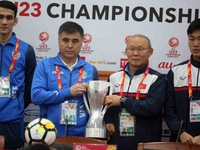 HLV Park: Cơ hội vô địch chia đều cho U23 Việt Nam và Uzbekistan