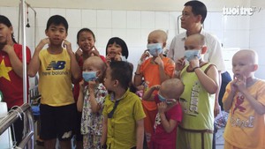 150 suất học bổng cho bệnh nhi ung thư khỏi bệnh