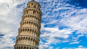 Tháp nghiêng Pisa đối mặt với nguy cơ càng ngày càng... thẳng