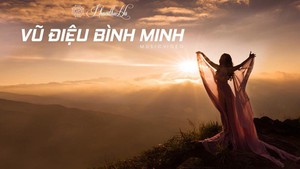 Phạm Thu Hà hát Vũ điệu bình minh trên đỉnh Tà Xùa