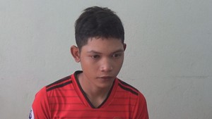Bóp cổ chủ nhà bất tỉnh rồi cướp tài sản