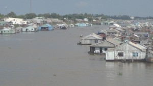 Xây dựng “làng bè 3 màu” để phục vụ khách du lịch trên sông Châu Đốc