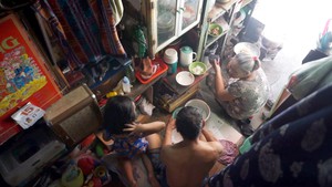 Sống gầm cầu thang, nhà vài mét vuông tại trung tâm TP.HCM