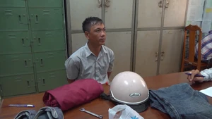 Cà Mau bắt nghi phạm cướp giật tại tiệm vàng