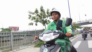 Nữ tài xế Grab bike lo chuyện “bao đồng”