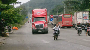 Ngã ba "tử thần”  ngay chân dốc đèo Rù Rì