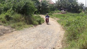 Cầu Tân An khánh thành xong 10 tháng, còn lại 100m đường dẫn chưa xong