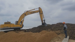 Phú Yên khẩn cấp thi công kè bảo vệ sân bay Tuy Hòa