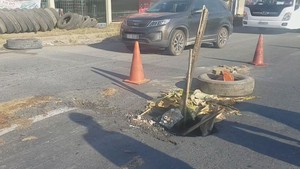 Quốc lộ 1 sụp lún tạo hố “tử thần” gây nguy hiểm cho người đi đường