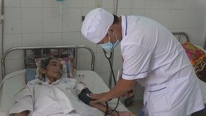 Cứu người 'chết đi sống lại' do viêm ruột hoại tử
