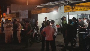 Theo hàng xóm đi tắm hồ bơi, bé trai 6 tuổi bị đuối nước thương tâm