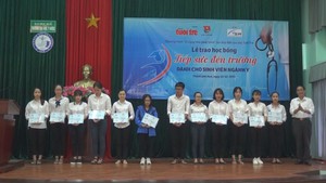 60 suất học bổng tiếp sức cho sinh viên ngành y ở Huế