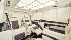'Hô biến' Mercedes V-Class thành limousine bọc thép sang trọng