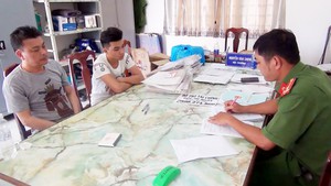 Đại lý bán vé máy bay lại hoạt động tín dụng đen