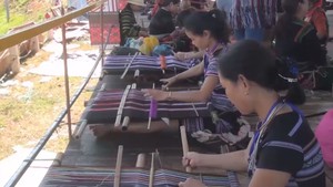 Độc đáo nghề dệt thổ cẩm của người H’rê