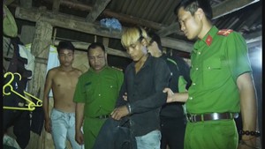 Bắt đối tượng giật túi xách, kéo rê bé gái trượt dài 300 mét trên đường