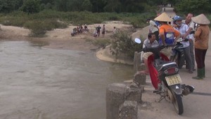 Tắm sông, 1 cháu bé đuối nước thương tâm