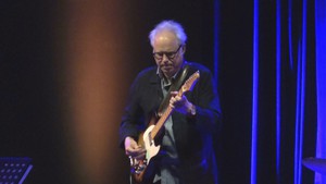 Khám phá nhạc Jazz cùng nghệ sĩ guitar lừng danh thế giới Bill Frisell