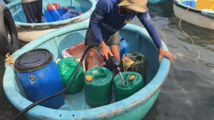 Phạt 77 triệu đồng điểm bán dầu trái phép cho ngư dân