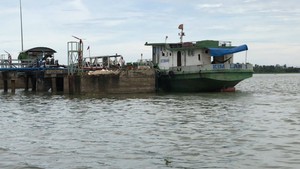 Kịp thời ngăn chặn sự cố chìm 19.000 lít dầu trên sông Tiền