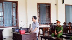 Thuê 4 ô tô đi cầm lấy tiền qua Campuchia đánh bạc