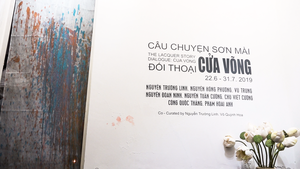 Phá bỏ giới hạn của chất liệu qua “Đối Thoại Cửa võng”
