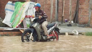 Đoạn đường mưa xuống là ngập ở Phú Quốc