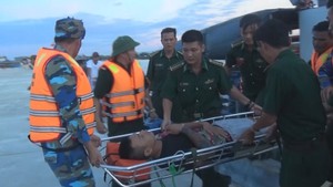 Vượt 70 hải lý cứu kịp thời ngư dân bị viêm ruột thừa