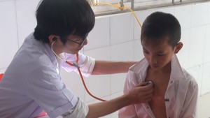 Khám sàng lọc bệnh tim miễn phí cho hàng nghìn trẻ em