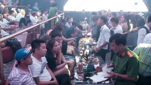 Rút giấy chứng nhận ANTT quán bar có gần 200 thanh niên dương tính với ma túy