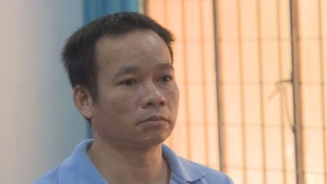 Cha dượng 9 lần hiếp dâm con riêng của vợ