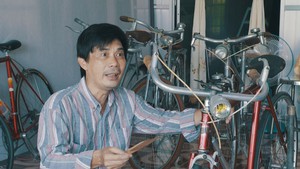 Thầy giáo vùng biên mê xe đạp cổ