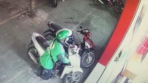 Phút cảnh báo: Cảnh giác kẻ xấu giả dạng xe ôm công nghệ trộm, cắp tài sản