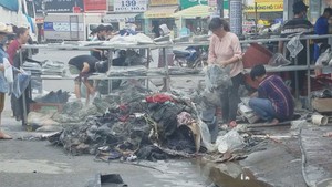 Bất cẩn khi đốt nhang, shop quần áo thời trang suýt bị thiêu trụi
