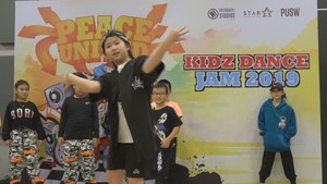 Các dancer nhí trổ tài nhảy hip hop tại “Kidz dance battle II”