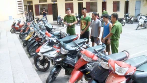 Tạm giữ nhóm chuyên trộm cắp xe máy tại TP Thanh Hóa