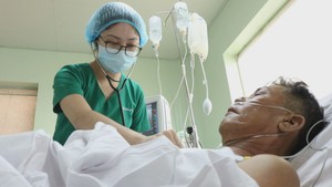 Phẫu thuật bệnh nhân bị nang ngoài màng tim“khủng”