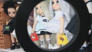 Góc nhìn trưa nay | Chàng trai 8X đam mê làm túi xách handmade cho búp bê