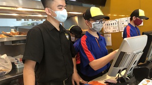 Góc nhìn trưa nay | Chống dịch COVID-19: TP.HCM ngừng bán đồ ăn tại chỗ, chỉ bán mang đi