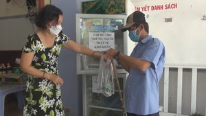 Góc nhìn trưa nay | Cùng vượt qua khó khăn mùa dịch với cửa hàng thực phẩm 0 đồng