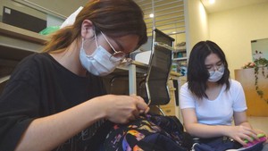 Góc nhìn trưa nay | Những “miếng vá yêu thương” cho chiếc balo mùa COVID-19