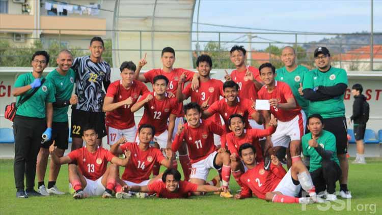 Vừa hô to ‘đánh bại Việt Nam’ xong, U22 Indonesia đã bị chê cười