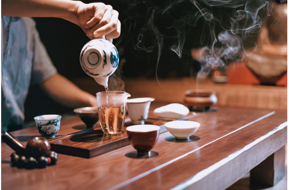 300 viên sỏi thận nghi do uống trà sữa thay nước lọc- Ảnh 2. Uống trà là chạy 'vật tư' cho sỏi thận?