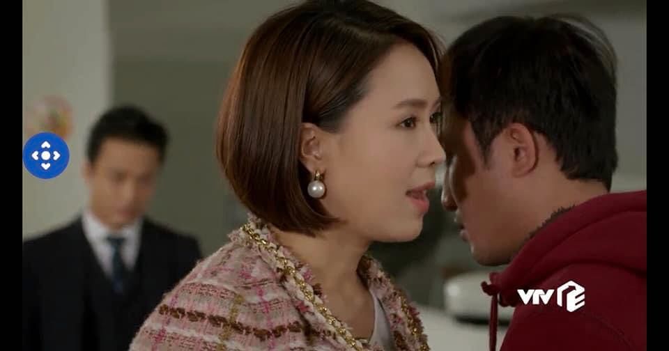 Hồng Diễm toàn đóng cảnh hôn 